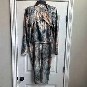 Multicolor Activewear 3 Piece Long Sleeve Shrug, Top and Pants Set